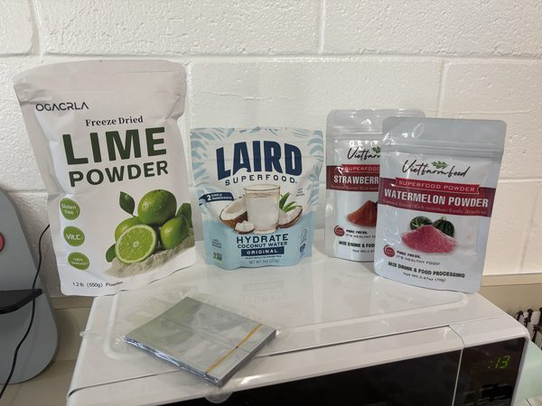 Freeze-dried ingredients: lime powder, coconut water, strawberry, and watermelon powder