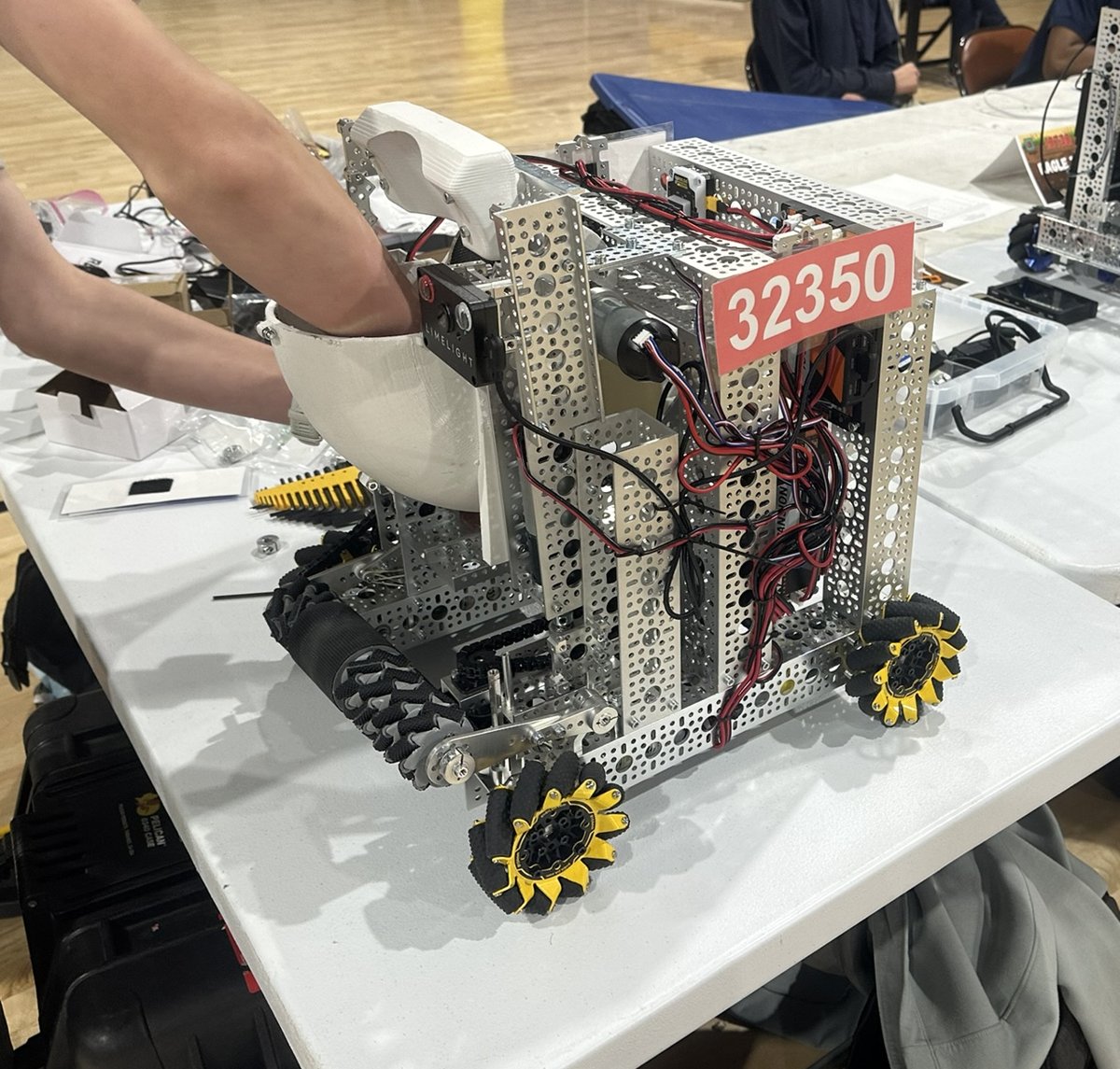 32350 CODEIAKS robot side view