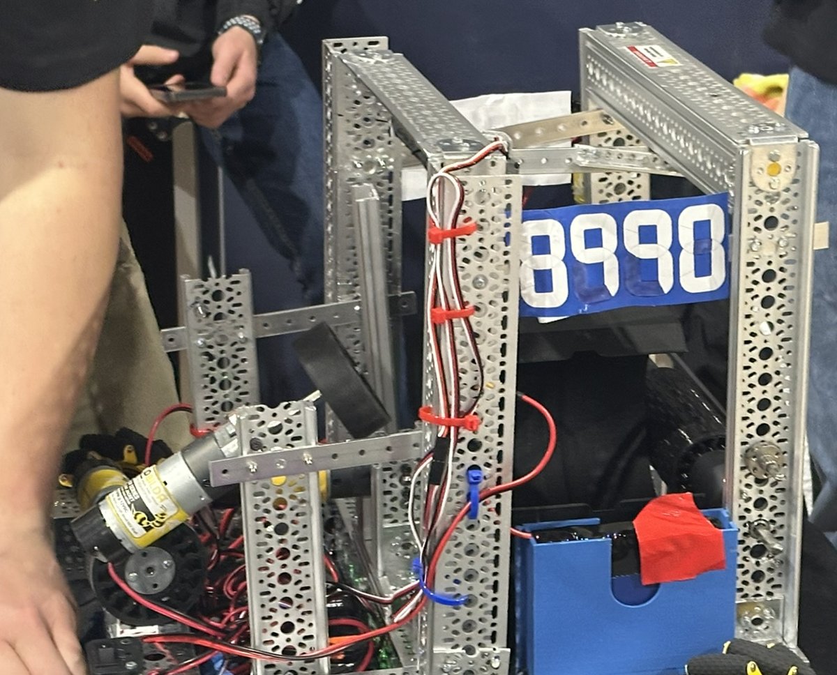 8990 Mile High Academy Mustangs robot